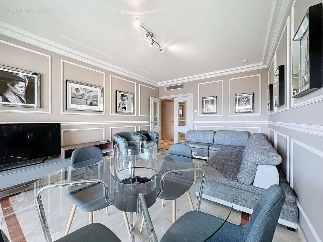 Appartement à VALLAURIS