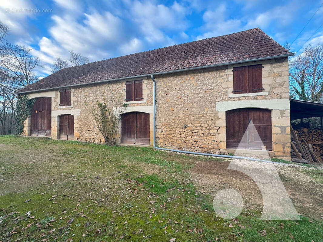 Maison à MILHAC