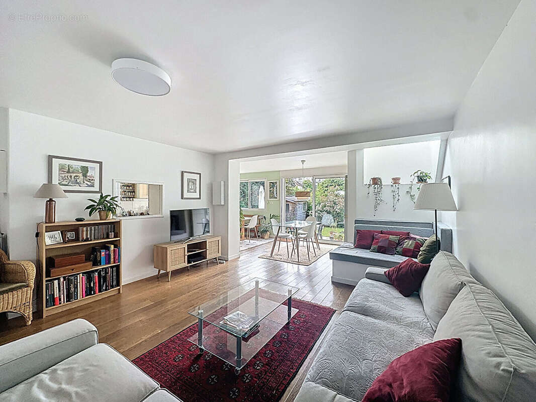 Maison à SAINT-MAUR-DES-FOSSES