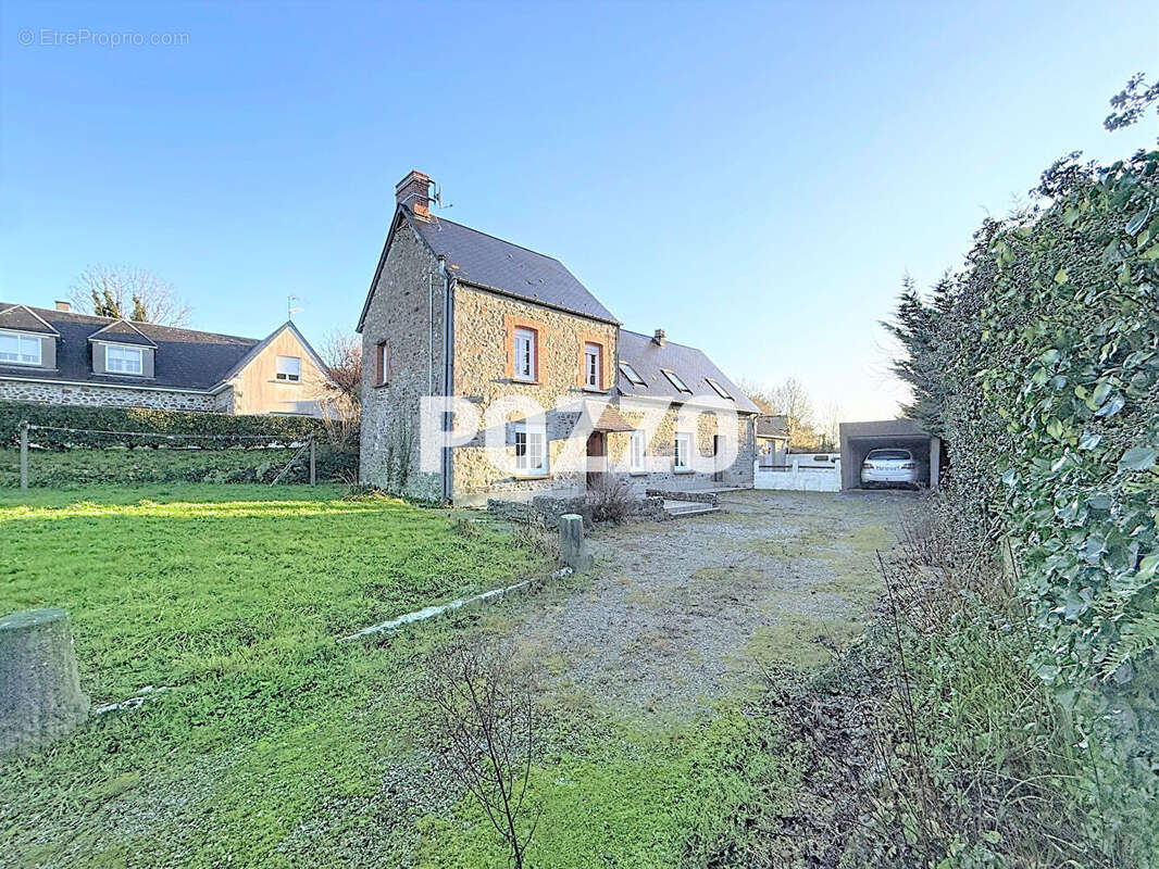 Maison à HEUGUEVILLE-SUR-SIENNE