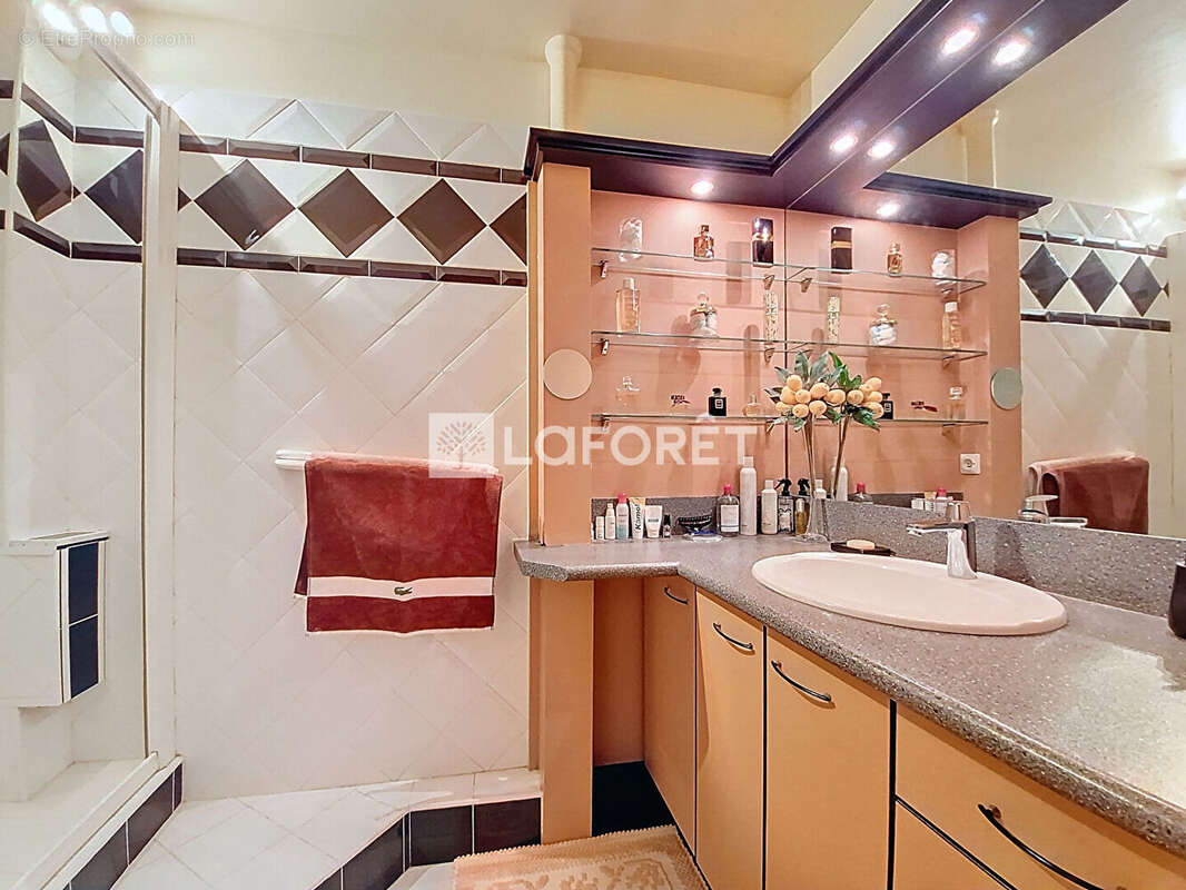 Appartement à VERNEUIL-SUR-SEINE