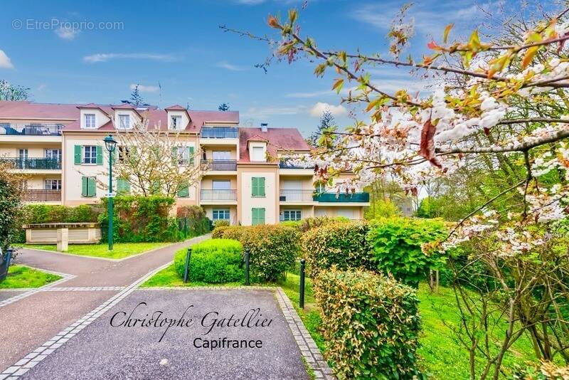 Appartement à FONTENAY-LE-FLEURY