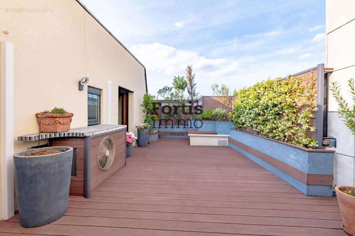 Appartement à CHARENTON-LE-PONT