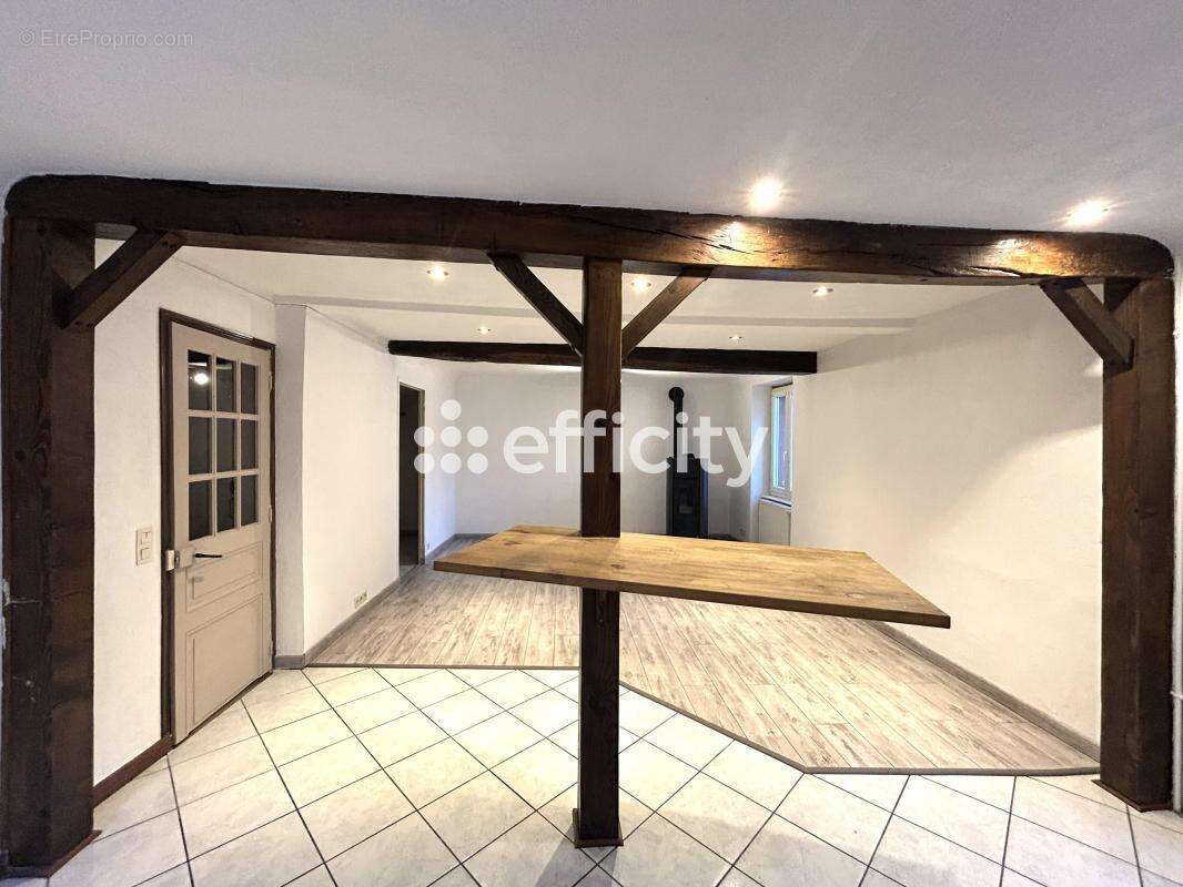 Maison à PANISSIERES