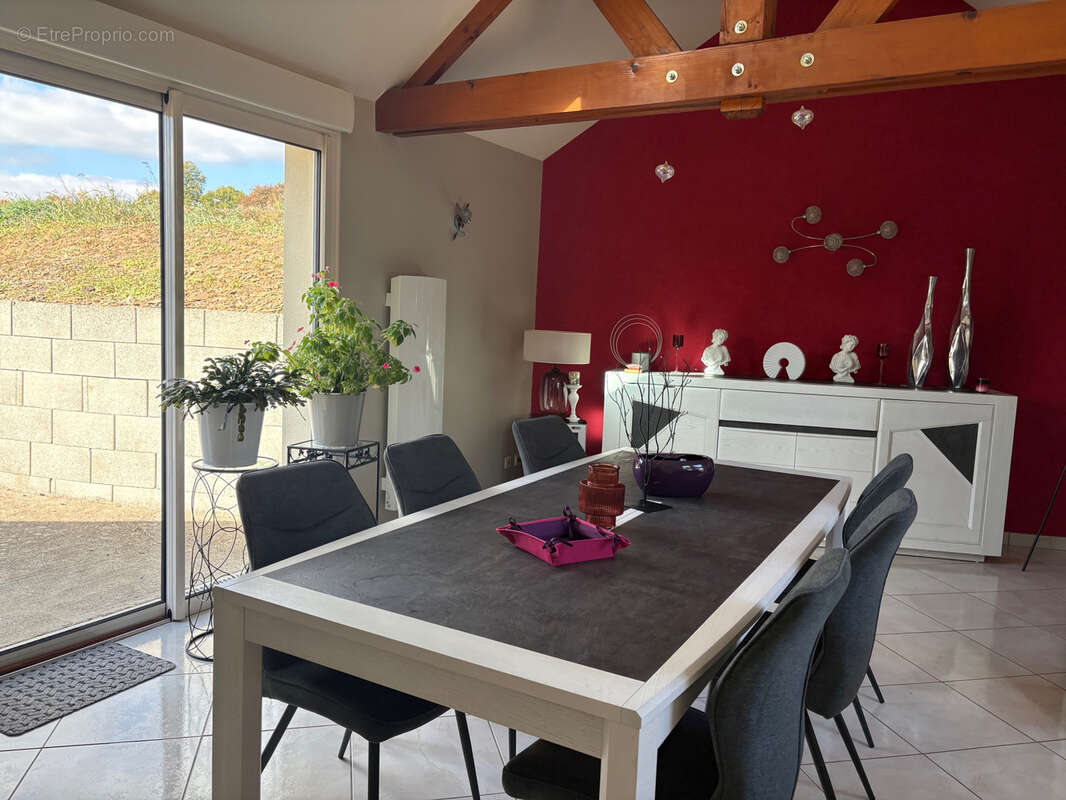 Maison à LA HAIE-TRAVERSAINE