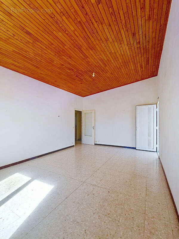 Maison NÎmes 10 pièce(s) 188 m2 - photo 2