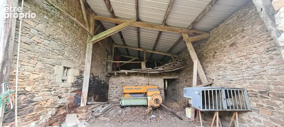 Magnifique corps de ferme en pierre avec terrain attenant à Palazinges - photo 15