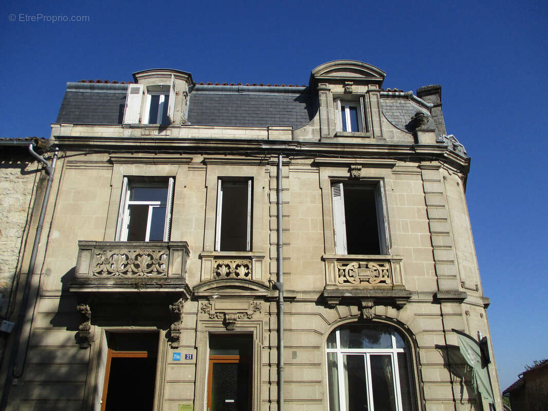Centre Couhé. - photo 3