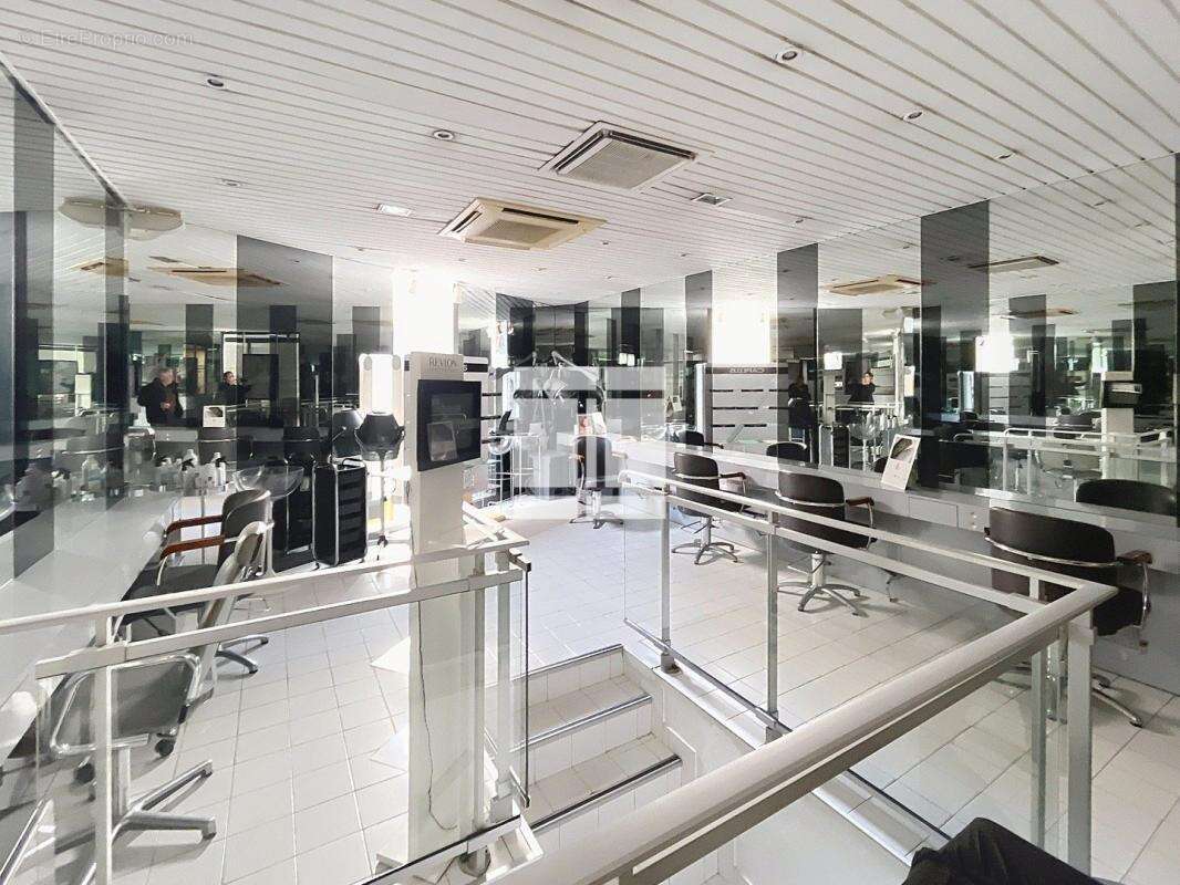 Bastia centre ville - murs commerciaux de 80m² - photo 4
