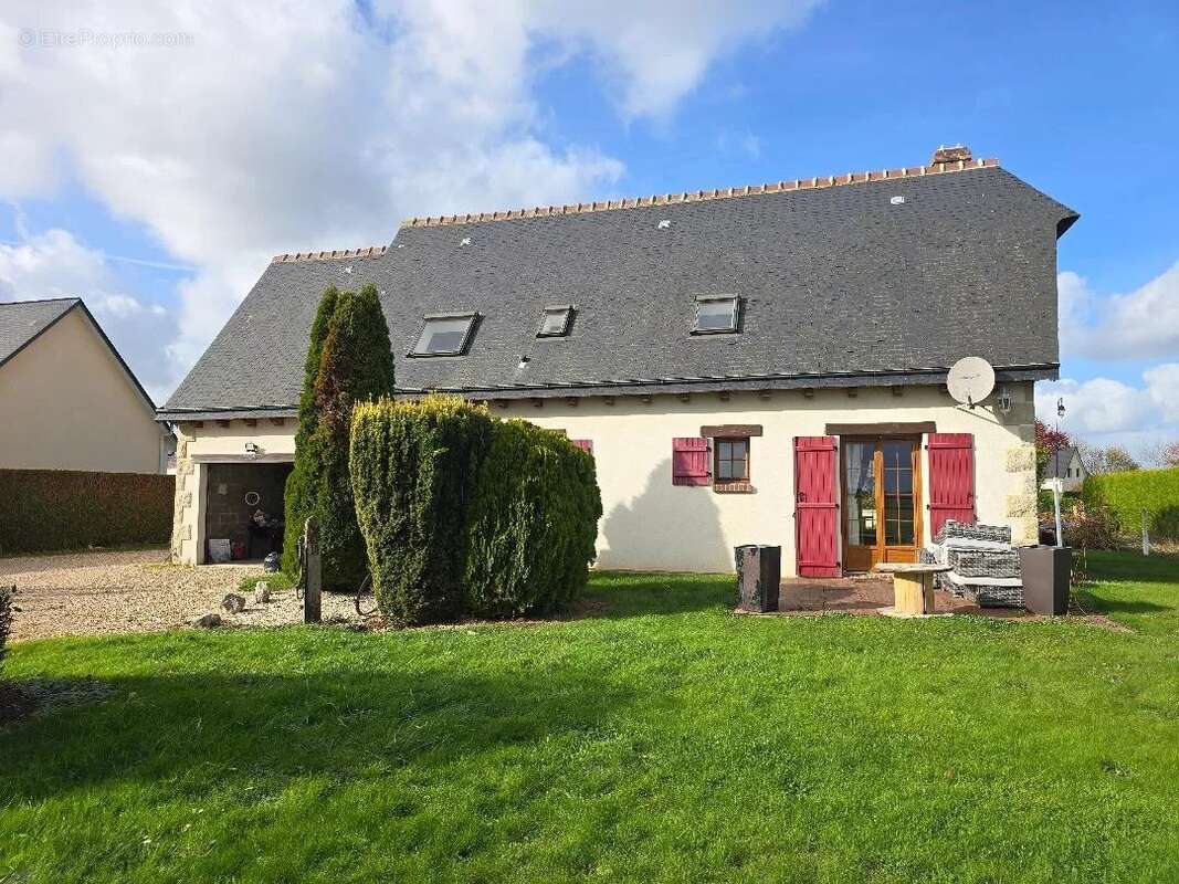 Maison à SACQUENVILLE