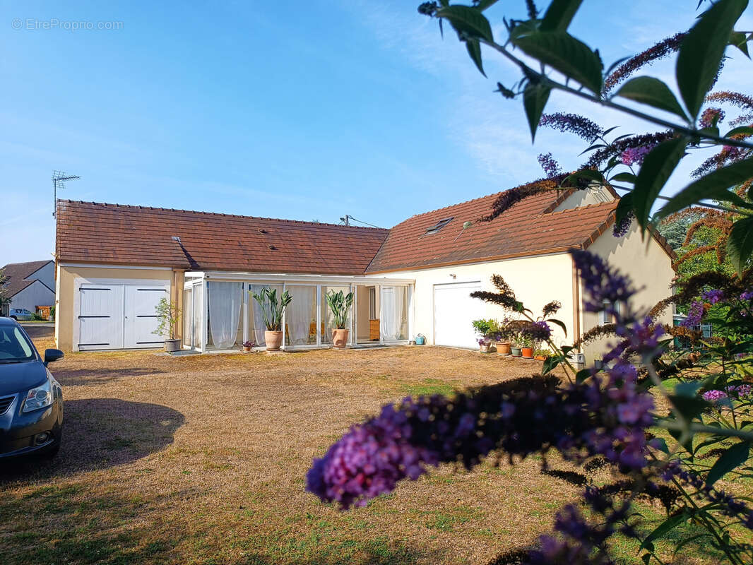 Nérondes (18350)   Ensemble immobilier de 227 m2 avec logement indépendant, véranda et deux garages - photo 26