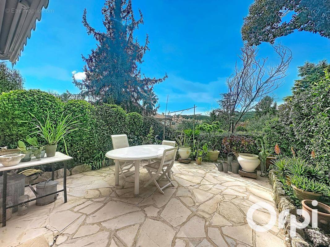 Appartement à VILLENEUVE-LOUBET