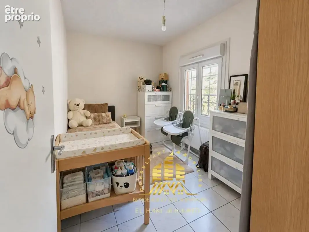 Maison de ville développant environ 107 m² au total sur deux niveaux, dont 63 m² habitables à l’étage - photo 5