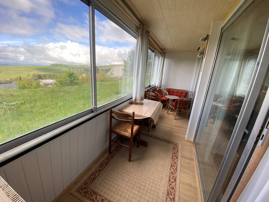 Appartement à COMPAINS