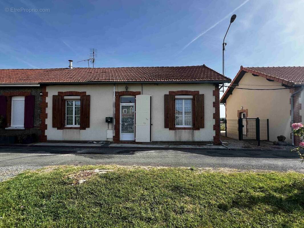 Maison à ROUMAZIERES-LOUBERT