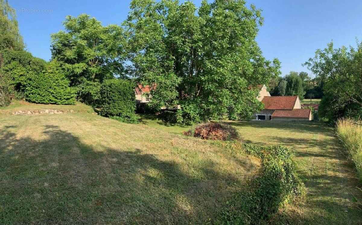 Terrain à BELLEAU