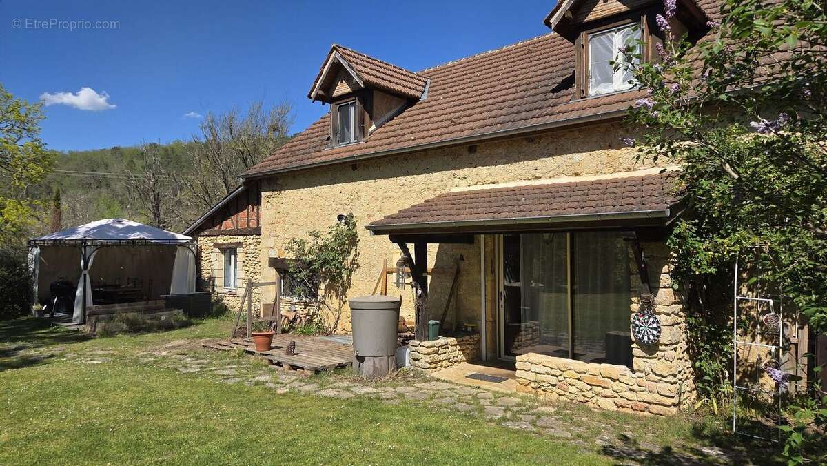 Maison principale - Maison à SAVIGNAC-DE-MIREMONT