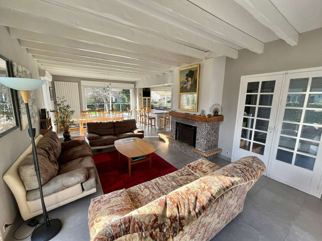 Maison à VILLENAVE-D&#039;ORNON