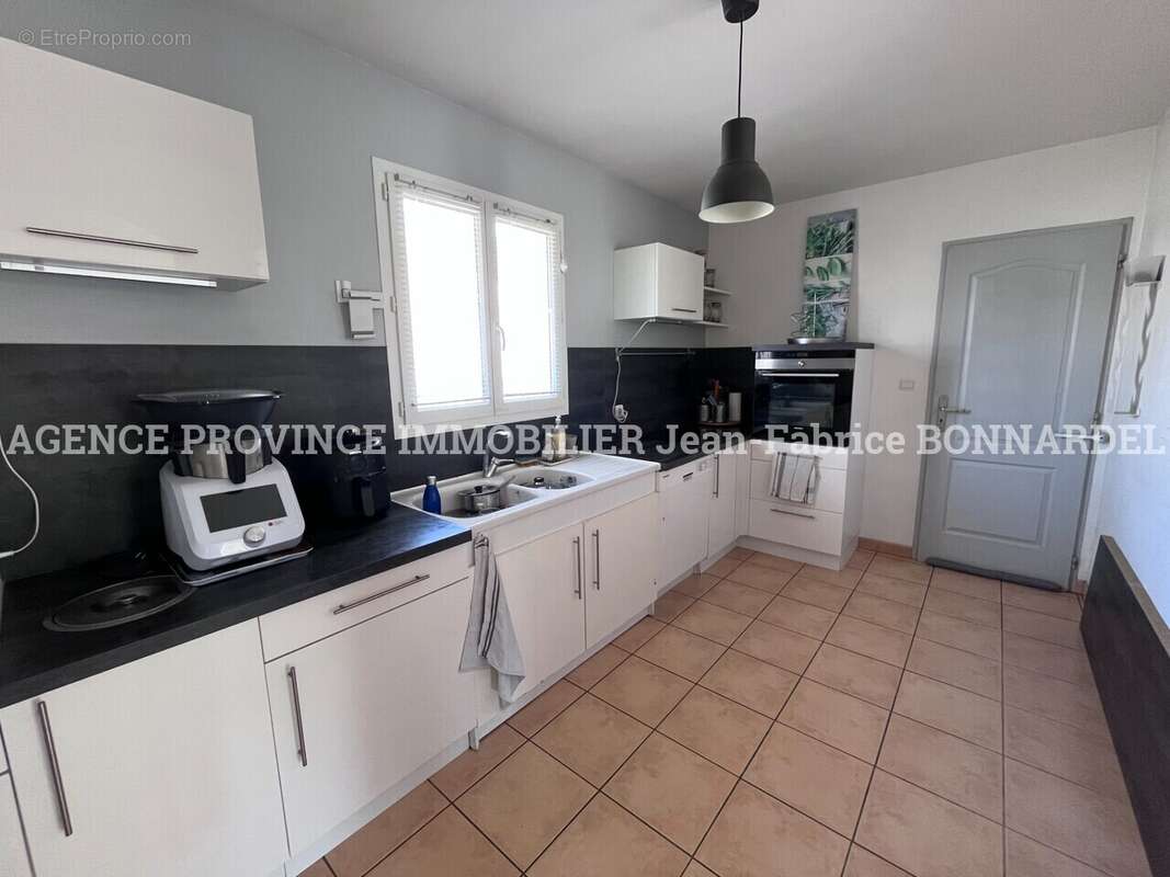 Maison 97 m² à Suze-La-Rousse  - photo 7