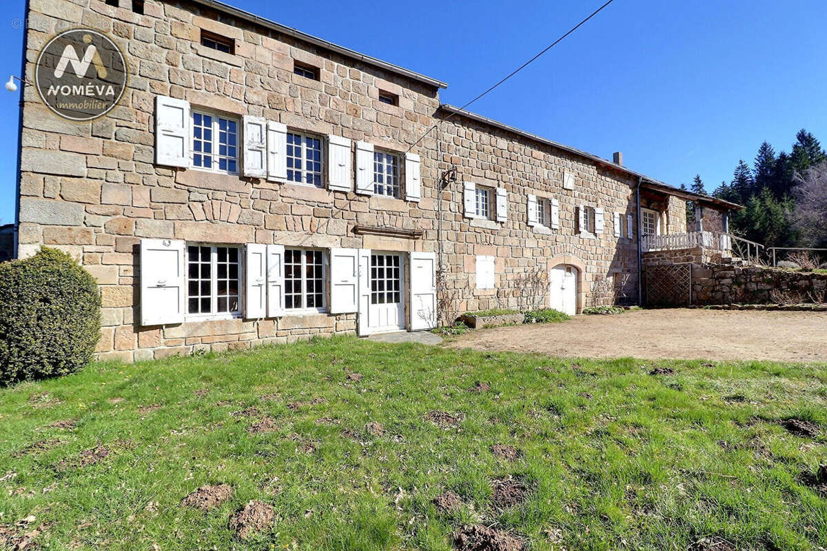 Maison à CHENEREILLES