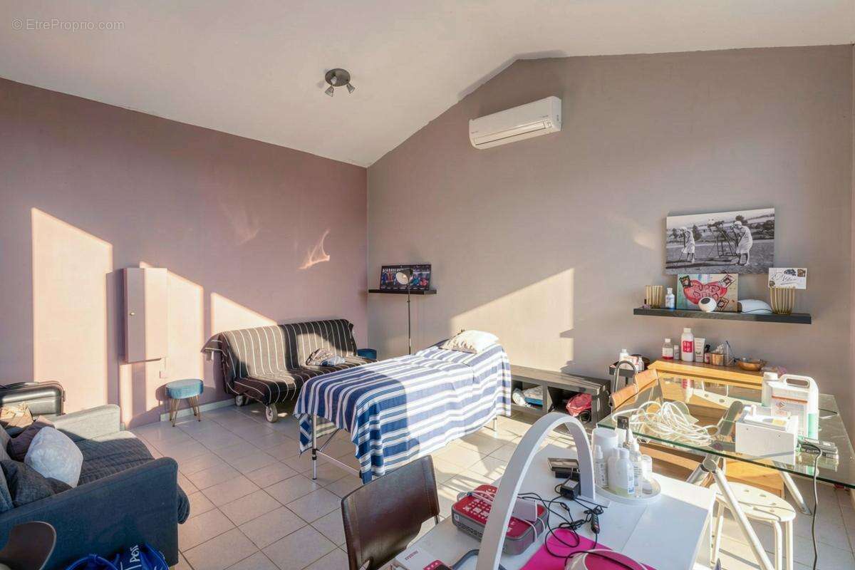 Maison 285 m² à Corbas  - photo 24