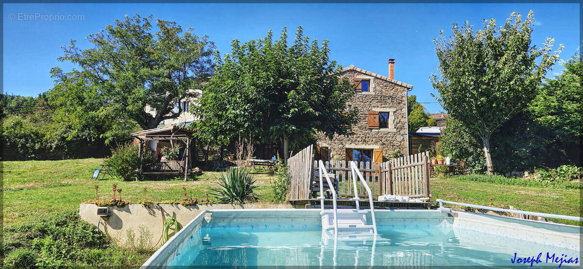 Maison à GLUN