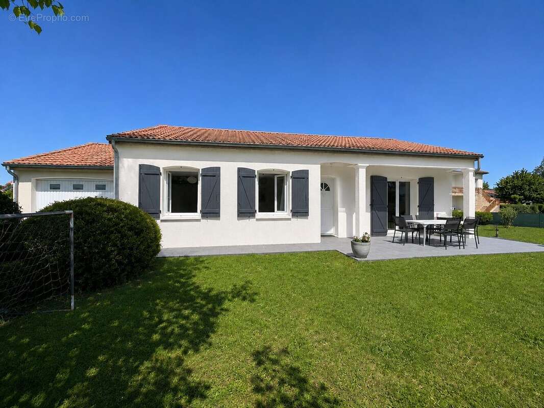 Maison 110 m² à Lussat  - photo 2