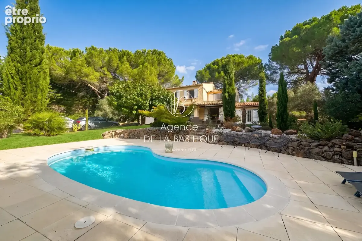 Maison à SAINT-MAXIMIN-LA-SAINTE-BAUME