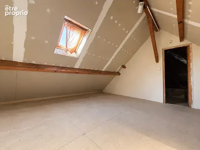 MARCOUSSIS - Maison Familiale de 6 pièces édifiée sur sous-sol total - Vue sur le stade de rugby - Bon état - photo 20