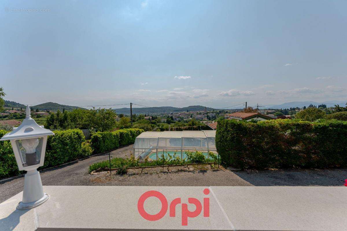 Maison à VILLENEUVE-DE-BERG