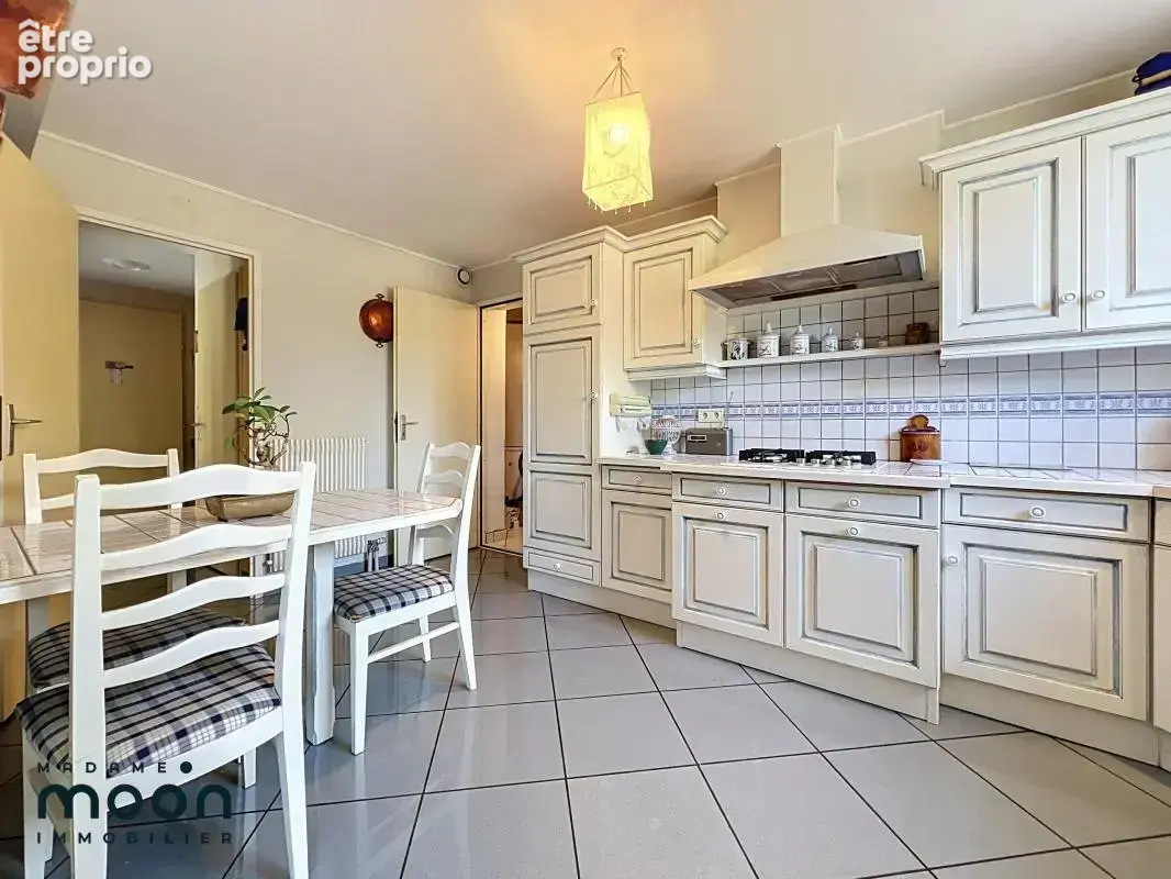 Maison familiale 4 chambres 108m²(115m2 au sol) avec jardin et garage à Oullins Pierre-Bénite -Secteur Perron - photo 9