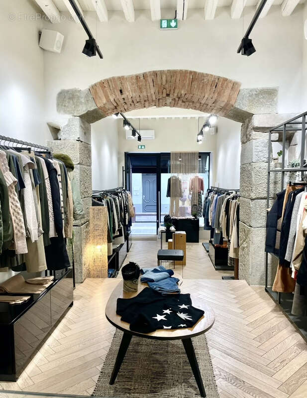 Commerce à CARCASSONNE