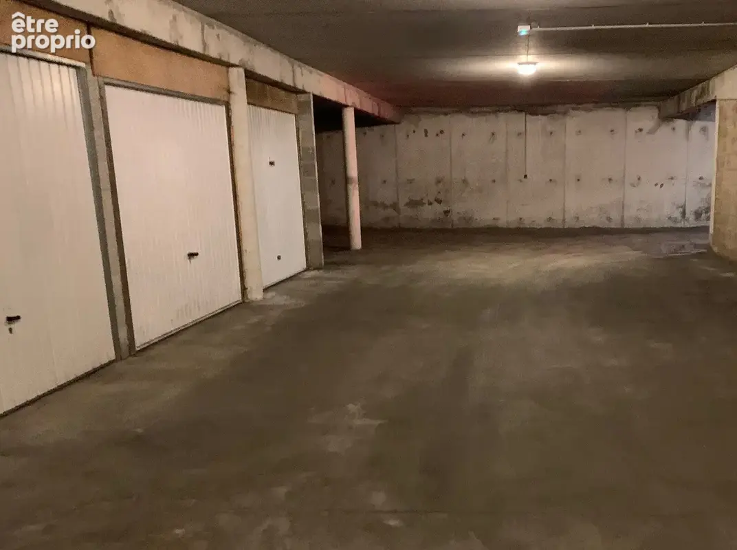 Reims residence boulevard pommery - opportunite - box garage ferme 13.62 m2 - photo 2