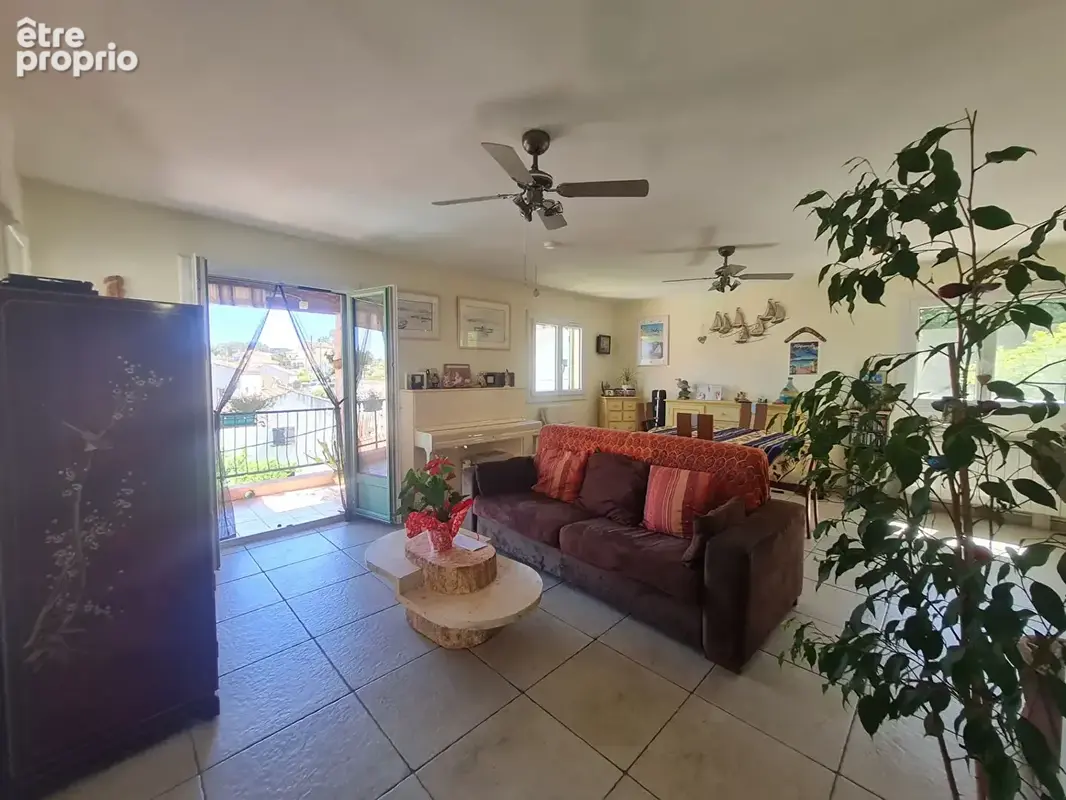 * Vue Mer  imprenable* Maison 5 Pièces avec 3 Chambres * Terrasse et Piscine * Garage * (83430) SAINT MANDRIER SUR MER - photo 7