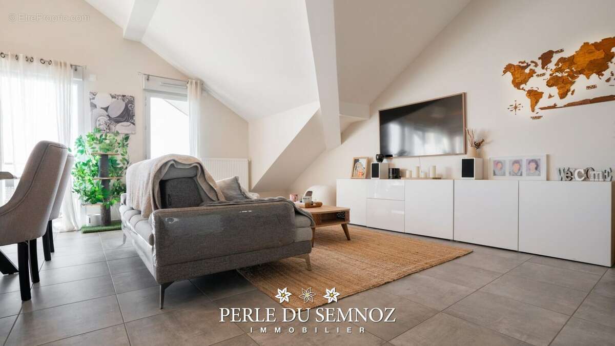 Appartement à POISY