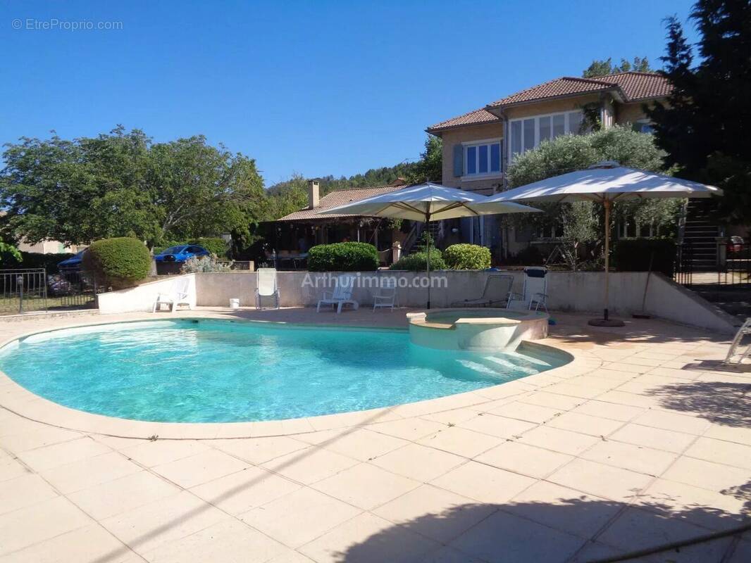 Maison à ALLEMAGNE-EN-PROVENCE