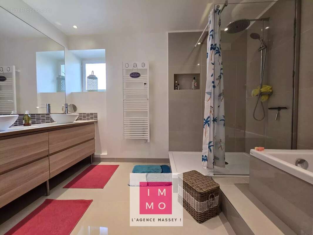 Maison à CASTERA-LOU