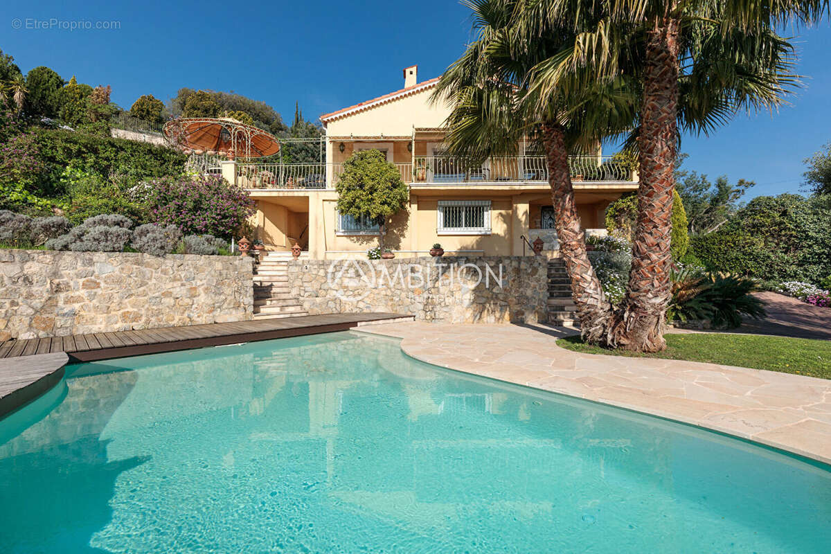 Maison à MANDELIEU-LA-NAPOULE