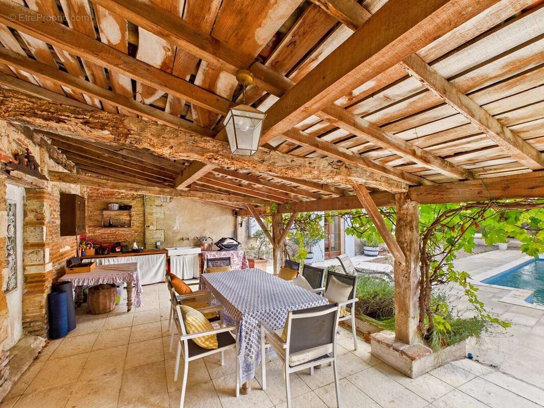 Maison à MONTPON-MENESTEROL