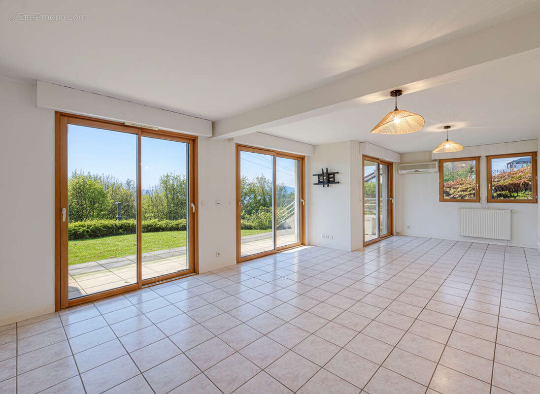 Appartement Publier 5 pièces 85.48m² en rez-de-jardin avec petite vue lac - photo 2