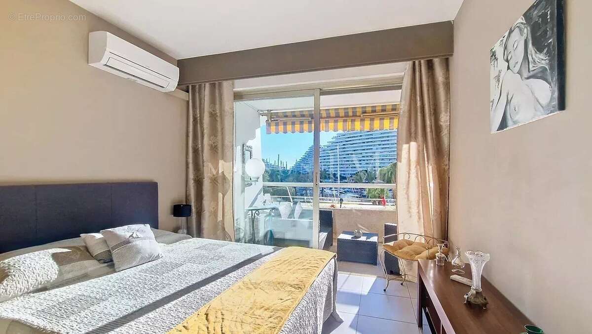 Appartement à VILLENEUVE-LOUBET