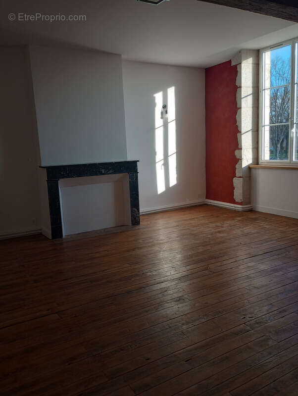 local commercial avec appartement à vendre AIRVAULT (79) - photo 8