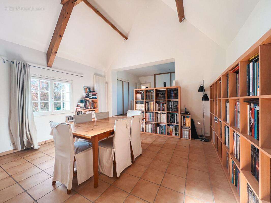 Maison à SAINT-ETIENNE-DE-MONTLUC