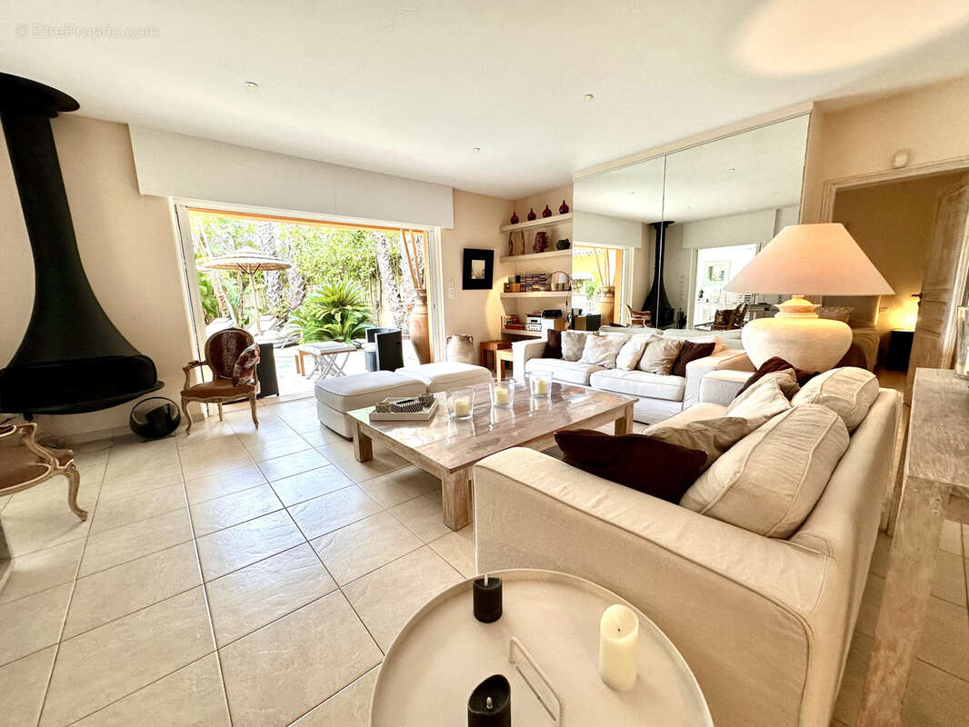 Villa lumineuse avec piscine, à deux pas du centre-ville de Sainte-Maxime - photo 8