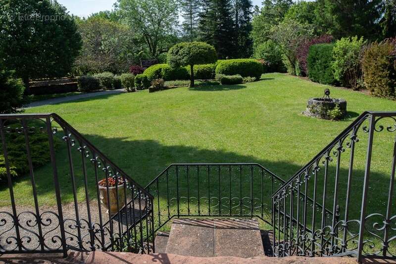 Propriete de caractère à vendre 17 pièces proche de Martel - photo 2