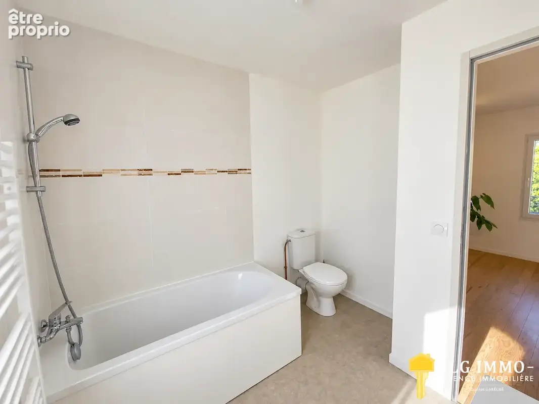 Maison en pierre entièrement rénovée — 3 chambres — jardin clos — dpe a - photo 16