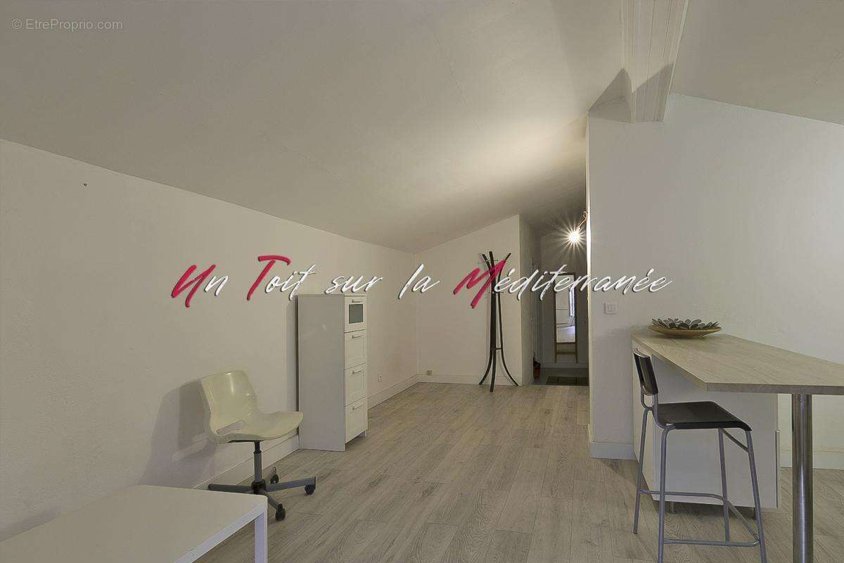 Appartement à BORMES-LES-MIMOSAS
