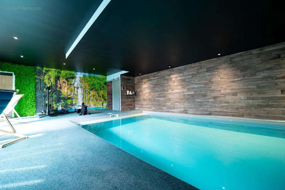 Maison à DOMPIERRE-SUR-VEYLE