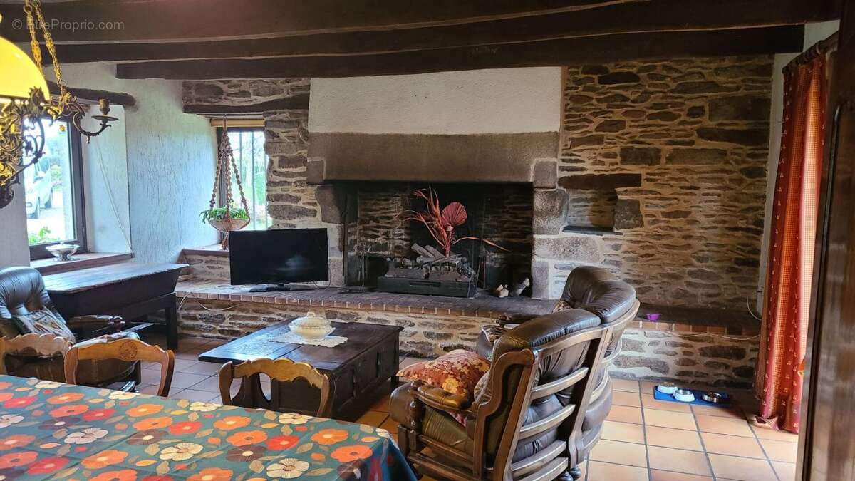 Maison à PLOUGONVEN