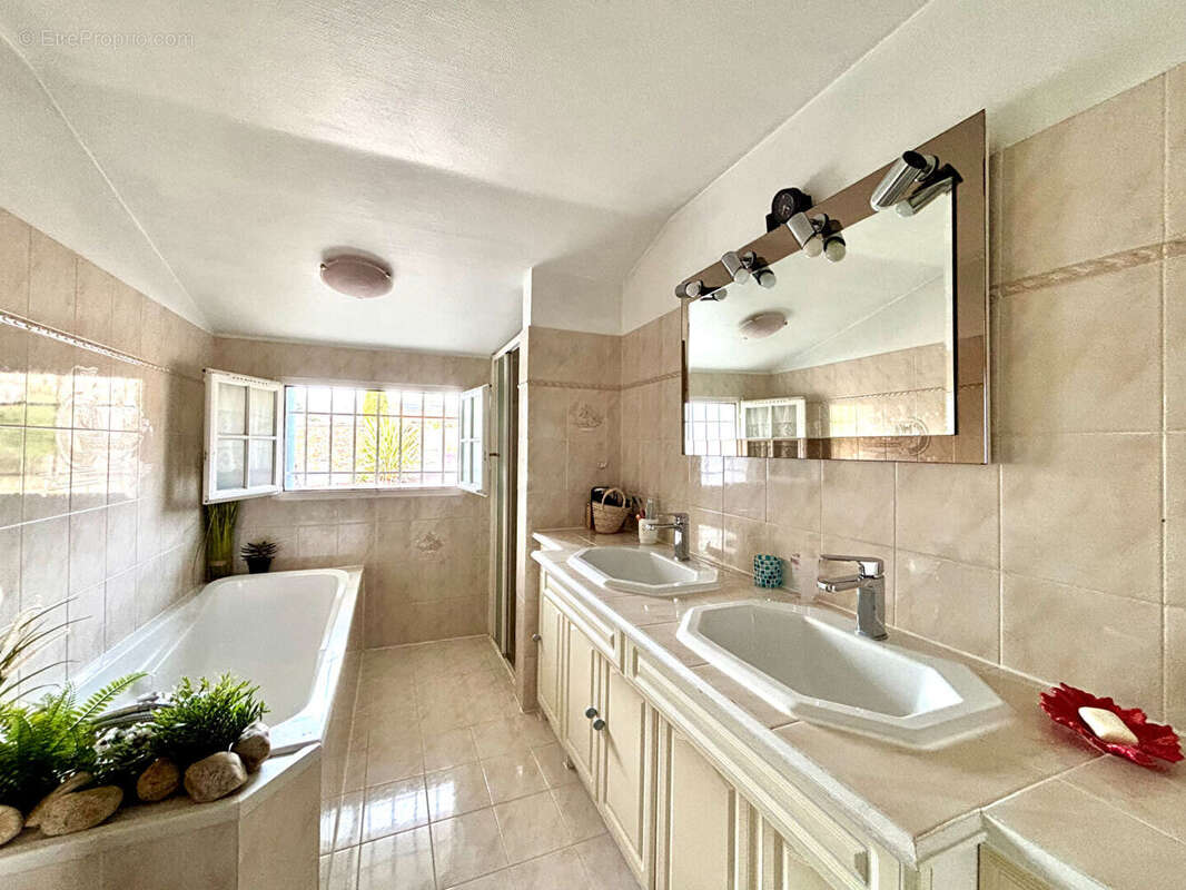 Maison à BLANQUEFORT